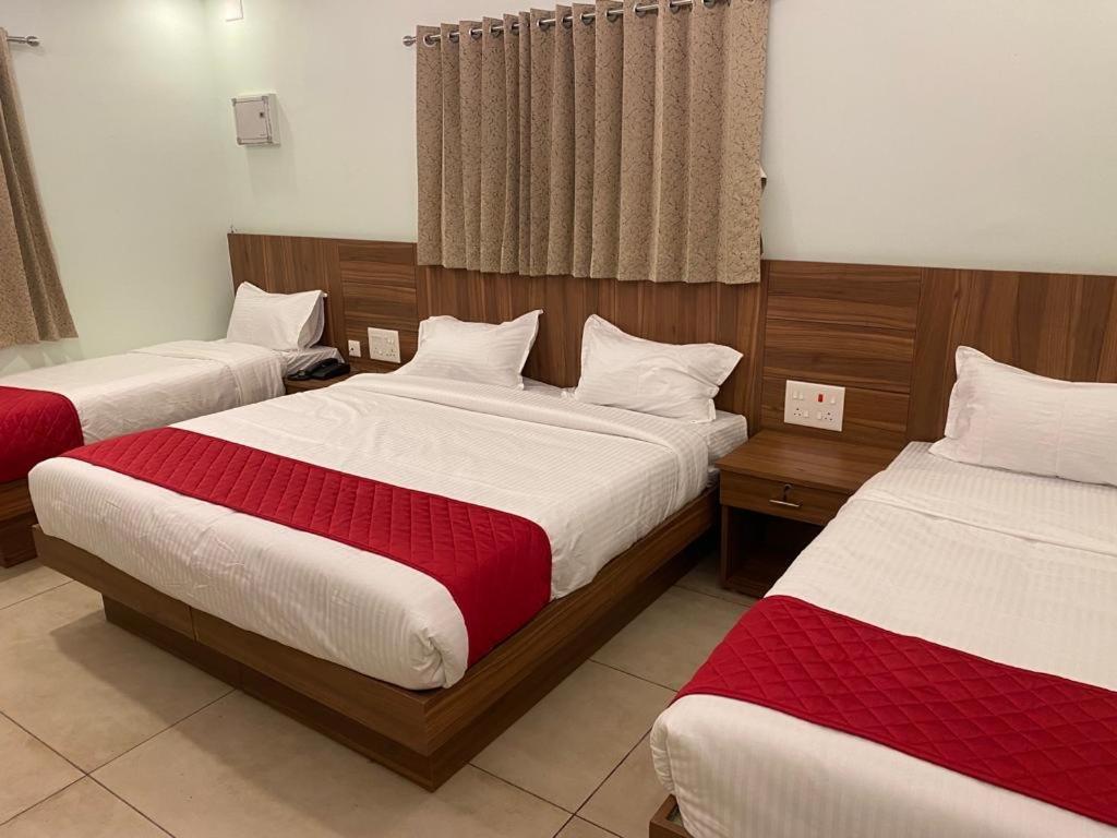 100 Oaks Estate Hotel Yercaud Buitenkant foto