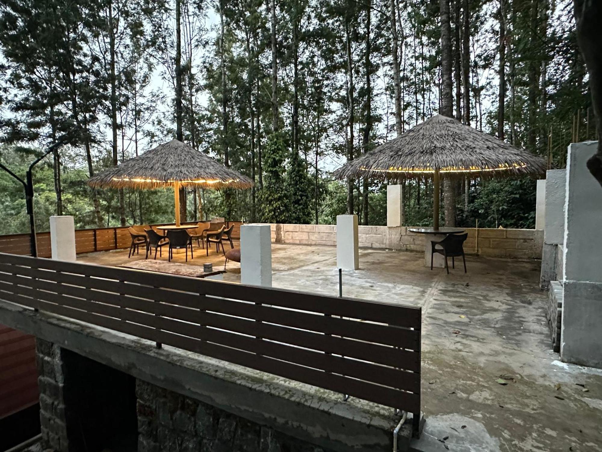 100 Oaks Estate Hotel Yercaud Buitenkant foto