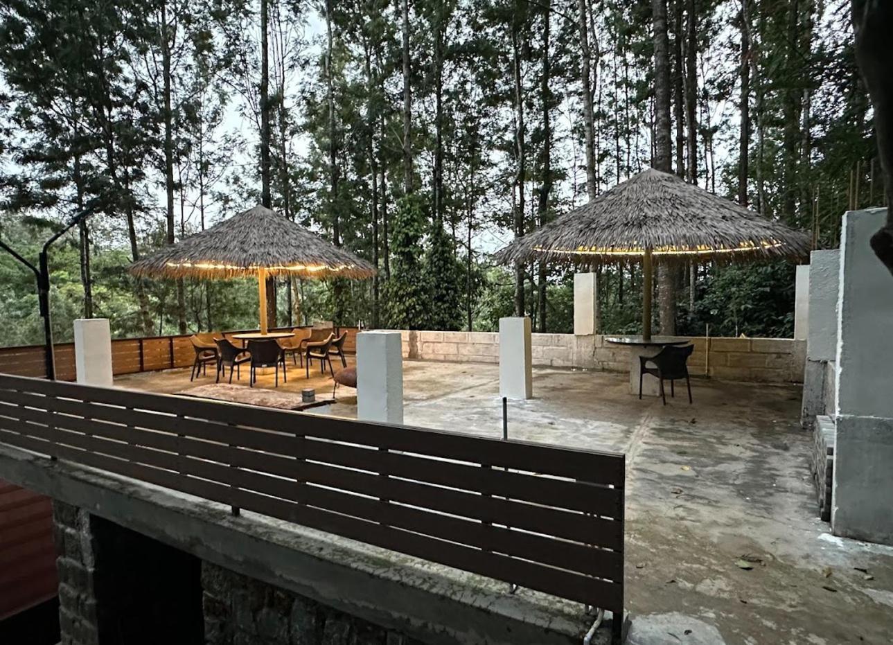 100 Oaks Estate Hotel Yercaud Buitenkant foto